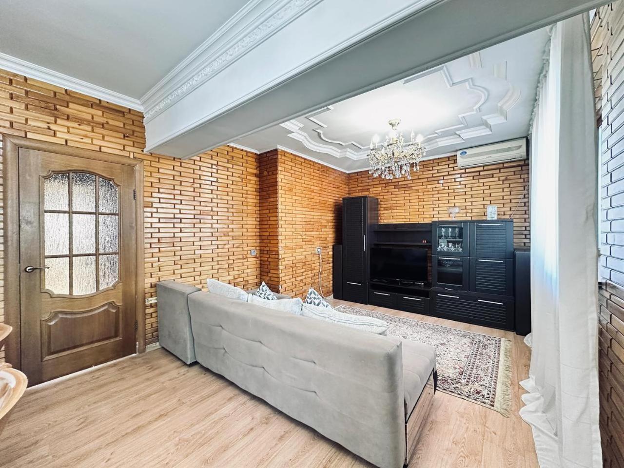 3 Ком Квартира На Абая Сейфуллина Almaty Luaran gambar