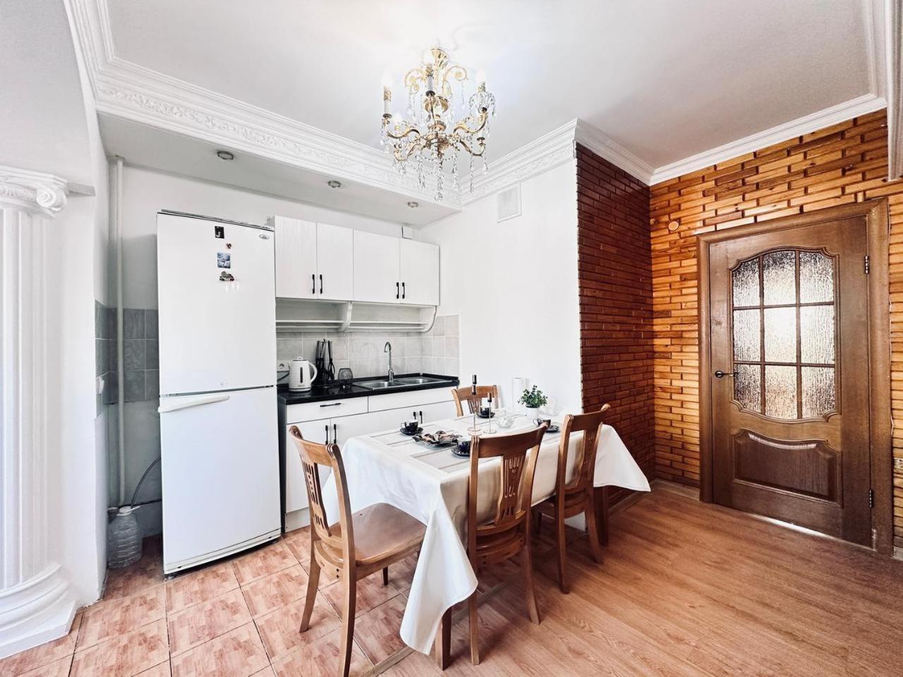 3 Ком Квартира На Абая Сейфуллина Almaty Luaran gambar