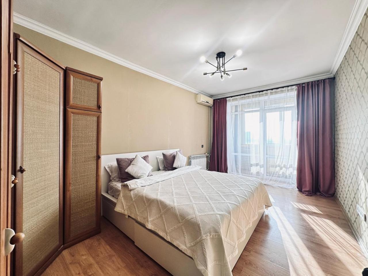 3 Ком Квартира На Абая Сейфуллина Almaty Luaran gambar